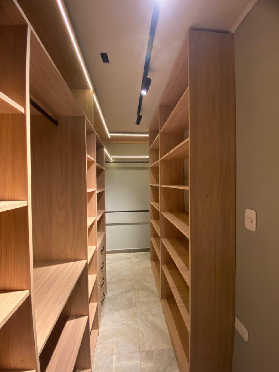 Clóset de pasillo funcional